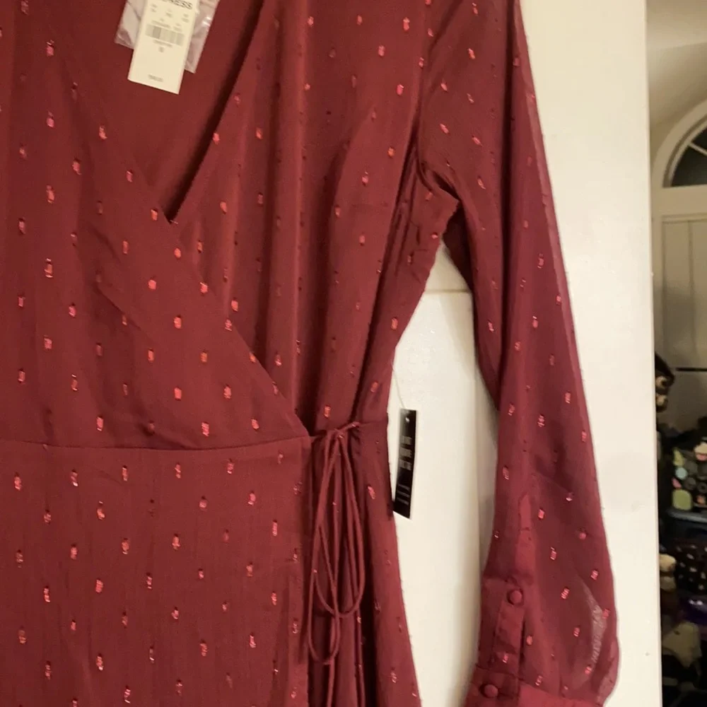 Express holiday sparkle wrap dress - Picture 5 of 12